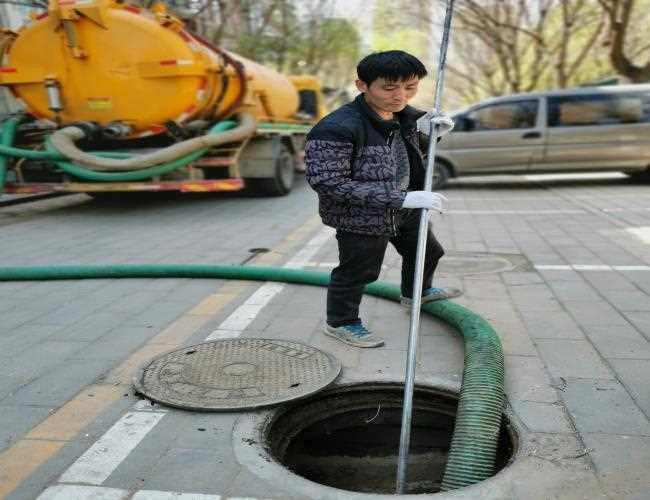 萬壽路散盤抽隔油池